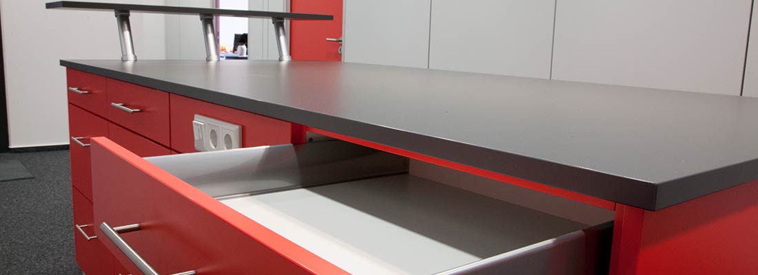 Möbelbau - Theke in Sonderfarben